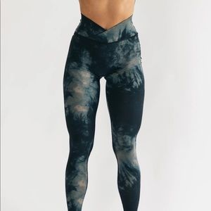 Alphalete Surface Power Leggings  | Oil Stain - M